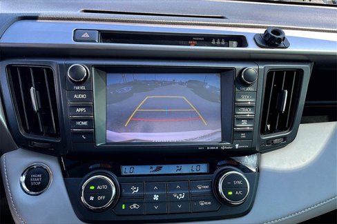 Used 2018 Toyota RAV4 Limited image 14