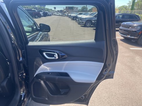New 2025 Jeep Compass Limited image 8
