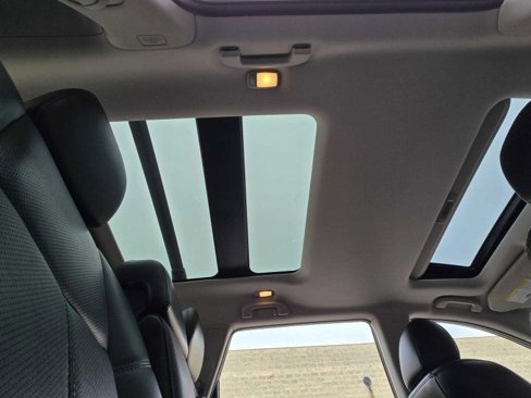 Used 2020 Nissan Pathfinder Platinum image 13