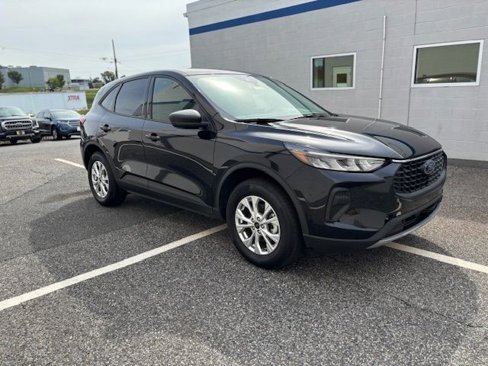 Used 2025 Ford Escape Active w/ Cold Weather Package image 1