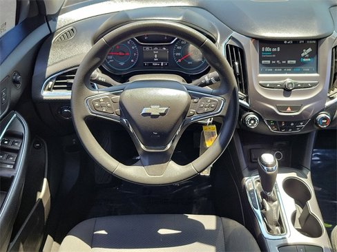 Used 2018 Chevrolet Cruze LT image 7