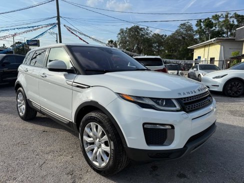 Used 2016 Land Rover Range Rover Evoque SE image 3