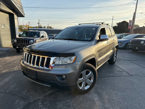 Used 2012 Jeep Grand Cherokee Limited image 2