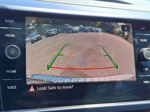 Certified 2022 Volkswagen Taos SE w/ Panoramic Sunroof Package image 24