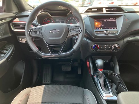 Used 2023 Chevrolet TrailBlazer RS image 2