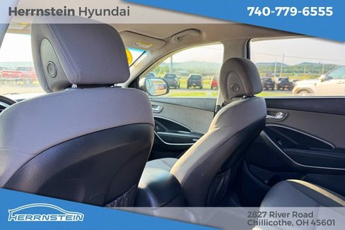 Used 2017 Hyundai Santa Fe SE image 23