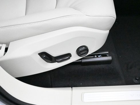 New 2025 Volvo XC60 B5 Core image 36