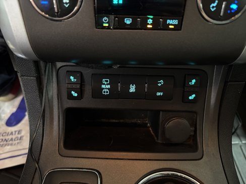 Used 2012 Chevrolet Traverse LT image 24