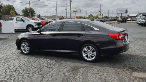 Used 2018 Honda Accord LX image 6
