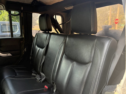 Used 2015 Jeep Wrangler Unlimited Sahara w/ Dual Top Group image 22