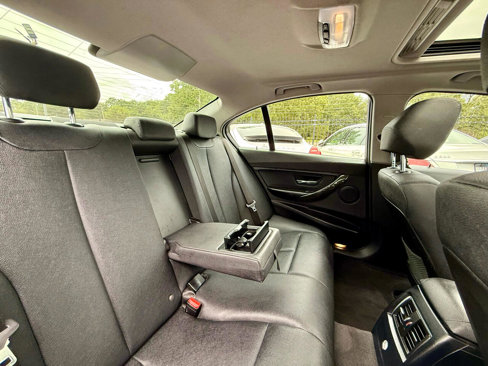 Used 2018 BMW 320i Sedan image 27