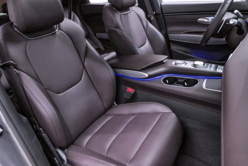 Certified 2022 Genesis GV70 2.5T w/ Advanced Package image 15