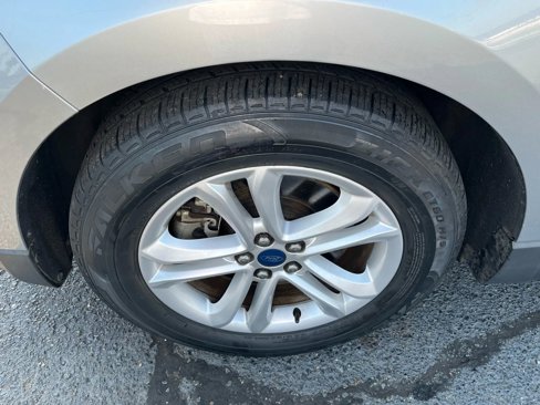 Used 2020 Ford Edge SEL image 23