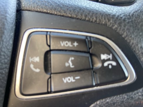Used 2021 Ford EcoSport SE image 14