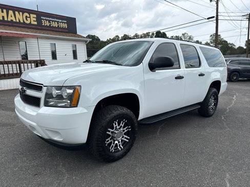Used 2008 Chevrolet Suburban 2500 w/ Skid Plate Package image 3