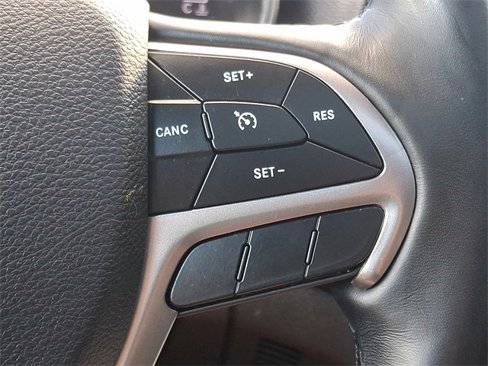 Used 2020 Jeep Grand Cherokee Altitude image 22
