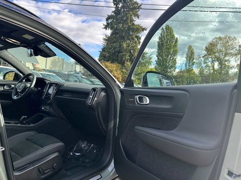 Certified 2023 Volvo XC40 Recharge Ultimate w/ Protection Package Premier image 19