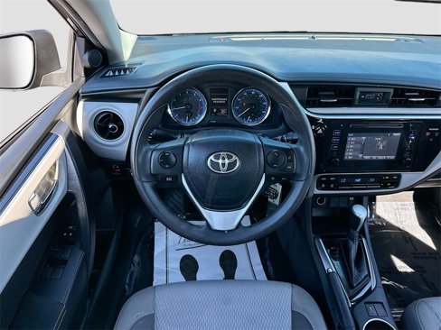 Used 2017 Toyota Corolla SE image 15