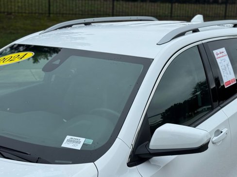 Used 2024 GMC Terrain SLT image 10