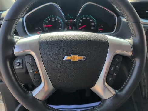 Used 2015 Chevrolet Traverse LT w/ Style and Technology Package image 18