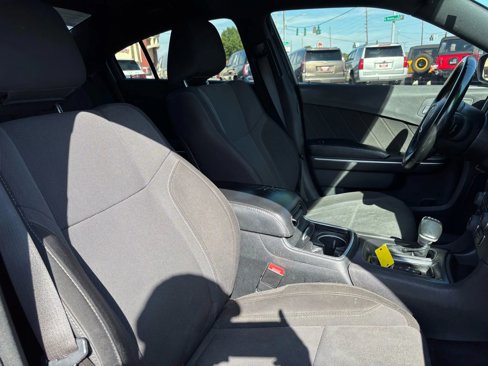 Used 2017 Dodge Charger SXT image 10