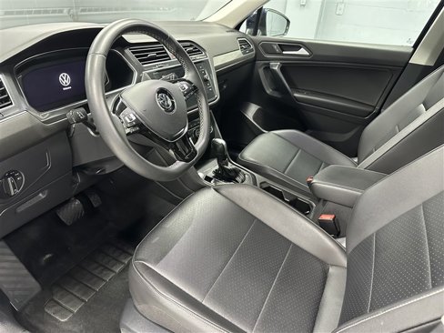 Used 2021 Volkswagen Tiguan SEL image 2