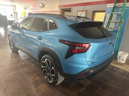 New 2025 Chevrolet Trax RS w/ Sunroof Package image 3