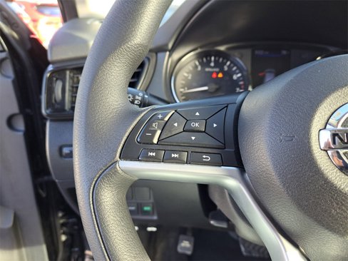 Used 2021 Nissan Rogue Sport S image 19