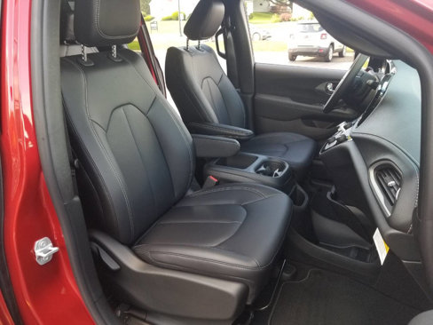New 2025 Chrysler Pacifica Select image 12