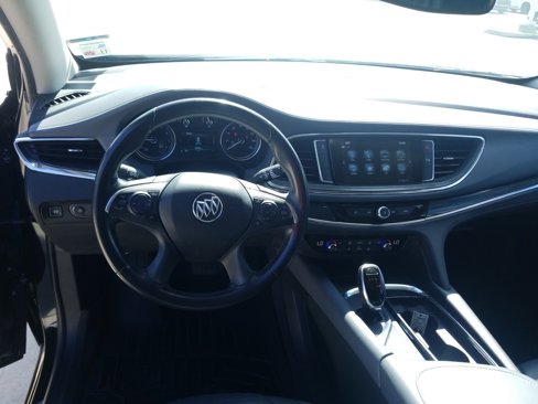 Used 2018 Buick Enclave Essence image 18