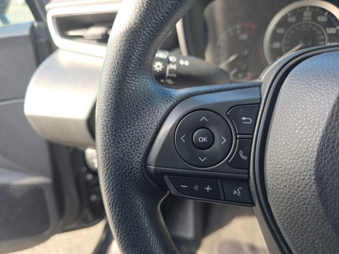 Used 2021 Toyota Corolla LE image 22