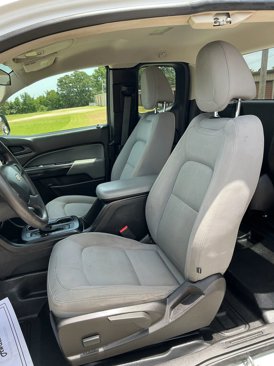 Used 2018 Chevrolet Colorado W/T image 10