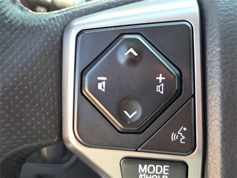 Used 2016 Toyota Tacoma SR5 image 24