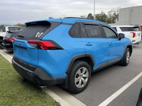 Used 2019 Toyota RAV4 LE image 4