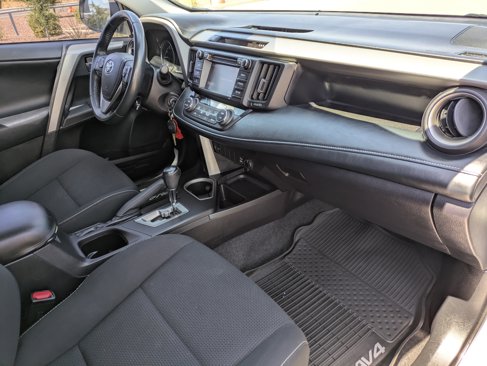 Used 2018 Toyota RAV4 XLE image 13
