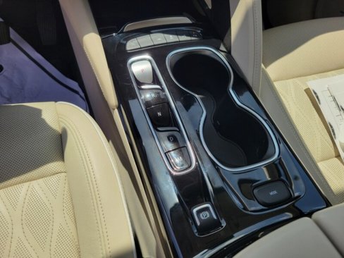 Certified 2021 Buick Envision Avenir w/ Technology Package II image 17