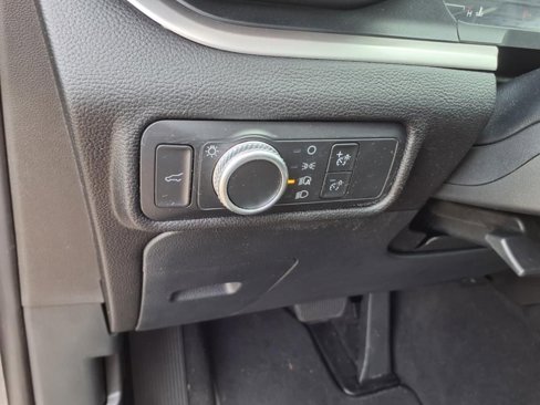 Used 2022 Ford Explorer XLT image 27