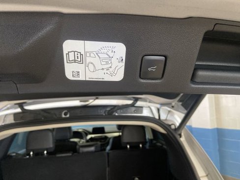 Used 2020 Ford Escape SEL image 16
