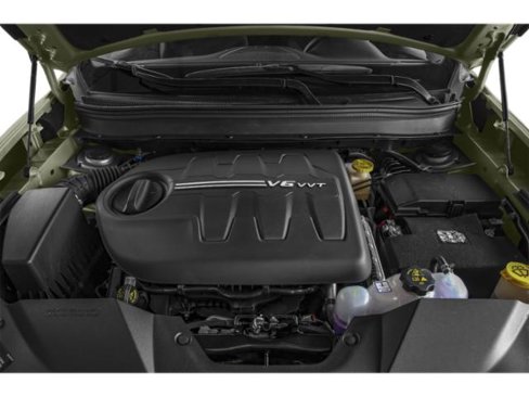 Certified 2020 Jeep Cherokee Latitude Plus w/ Cold Weather Group image 13