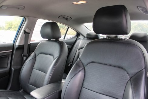 Used 2017 Hyundai Elantra Limited image 14