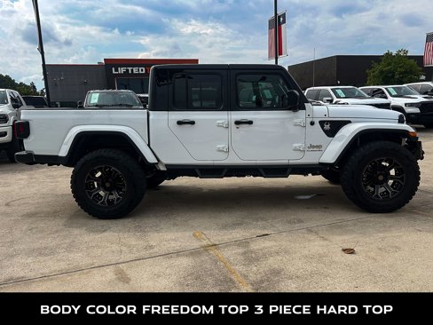 Used 2022 Jeep Gladiator Overland w/ Cold Weather Group image 10