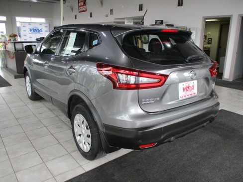 Used 2020 Nissan Rogue Sport S image 4