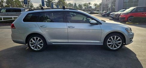 Used 2016 Volkswagen Golf SE image 4