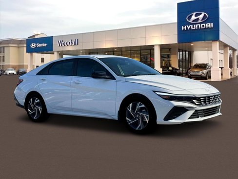 New 2025 Hyundai Elantra SEL image 10