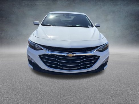 Used 2024 Chevrolet Malibu LT image 2