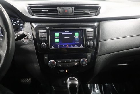 Used 2018 Nissan Rogue SV w/ Premium Package image 19