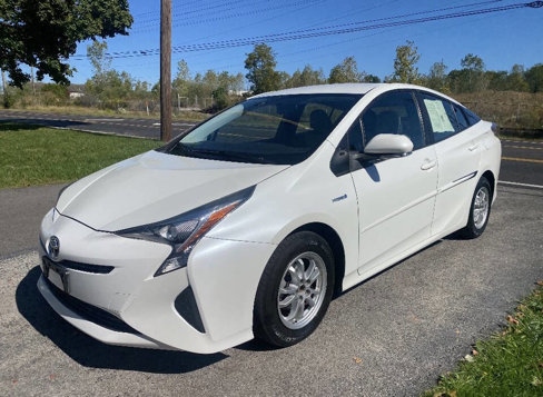 Used 2016 Toyota Prius Two image 2