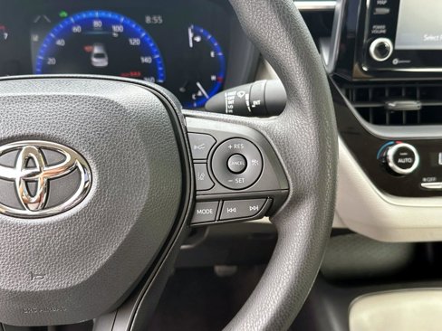 Used 2022 Toyota Corolla LE image 29
