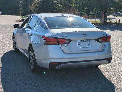 Used 2023 Nissan Altima 2.5 SV image 5
