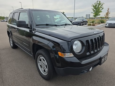 Used 2015 Jeep Patriot Sport w/ Power Value Group image 2